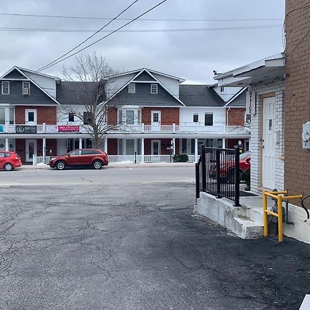 Lucien Motel Whitby Exterior photo